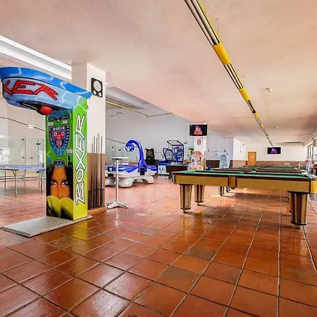 Lägenhet T2 With Pool, 300m From The