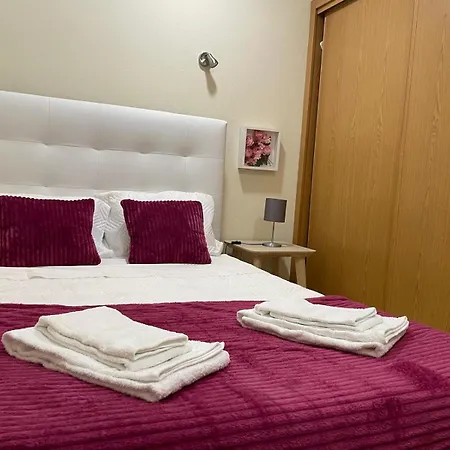 Apartment T2 With Pool, 300m From The *