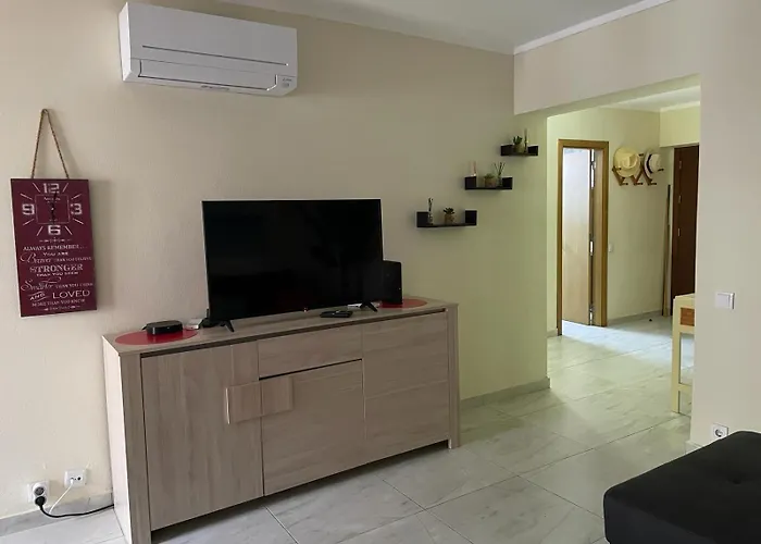 T2 With Pool, 300m From The Apartment Portimão