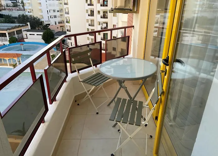 T2 With Pool, 300m From The Apartment