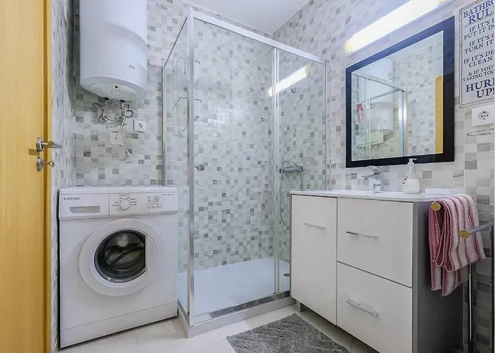 T2 With Pool, 300m From The *