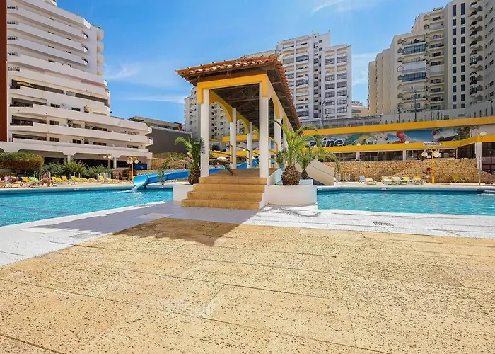 Apartment T2 With Pool, 300m From The Portimão