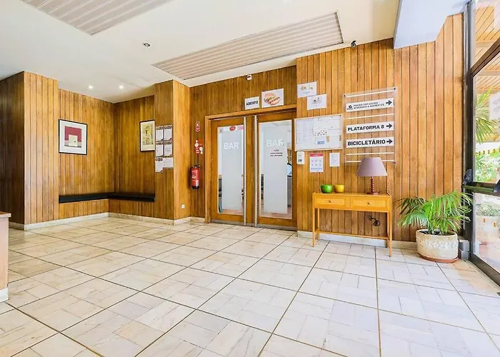 T2 With Pool, 300m From The Apartment Portimão