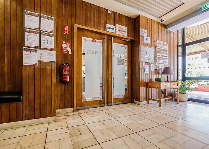 T2 With Pool, 300m From The Portimão