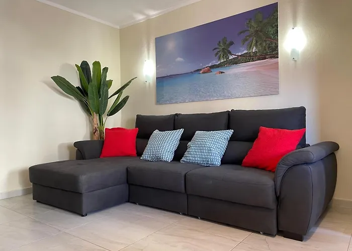 T2 With Pool, 300m From The Apartment Portimão