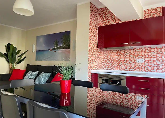 T2 With Pool, 300m From The Apartment