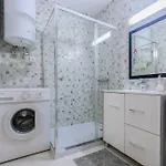 T2 With Pool, 300m From The *