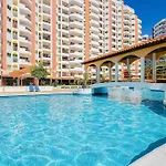 T2 With Pool, 300m From The Apartamento Portimão