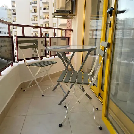 T2 With Pool, 300m From The Apartamento *