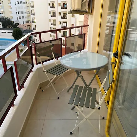 T2 With Pool, 300m From The Apartamento