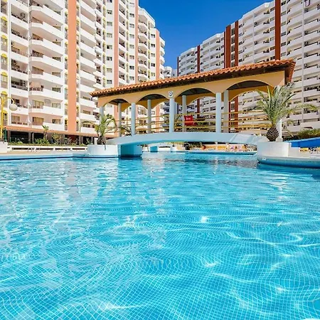 T2 With Pool, 300m From The Apartment