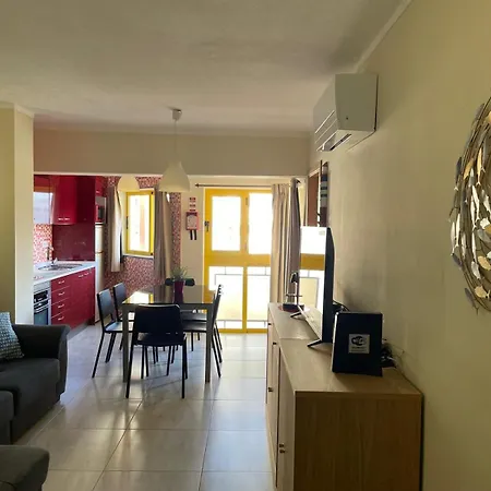 Apartment T2 With Pool, 300m From The Portimao