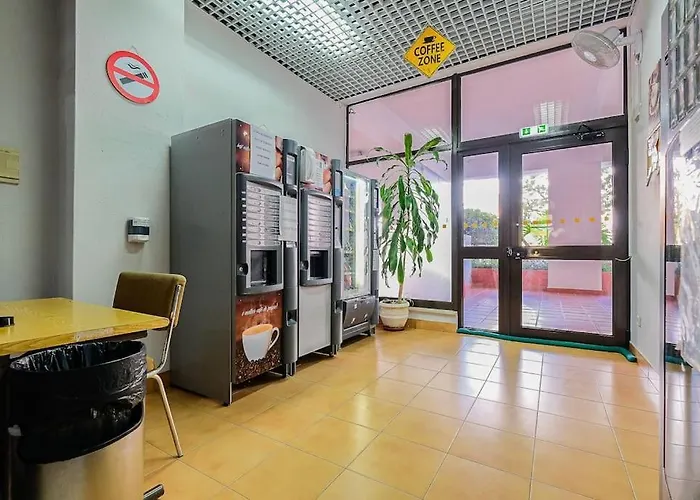 T2 With Pool, 300m From The Portimão