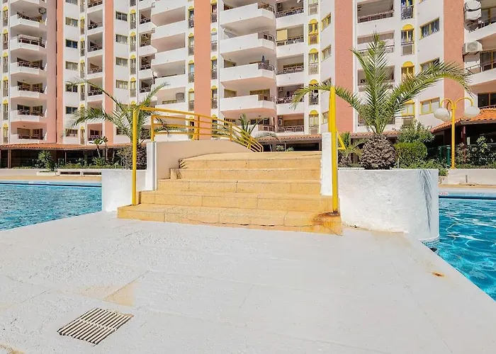 Apartamento T2 With Pool, 300m From The *