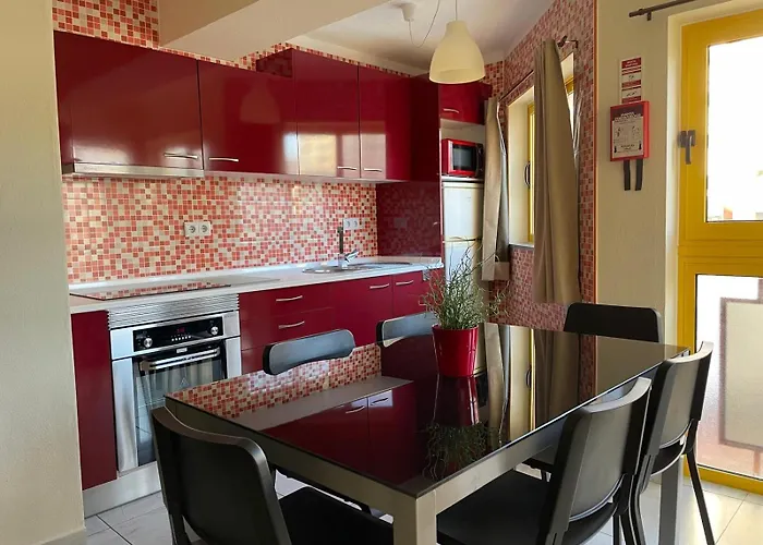 T2 With Pool, 300m From The * Portimão